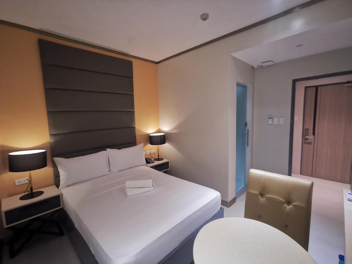 Yes Hotel Pandi Bulacan Экстерьер фото